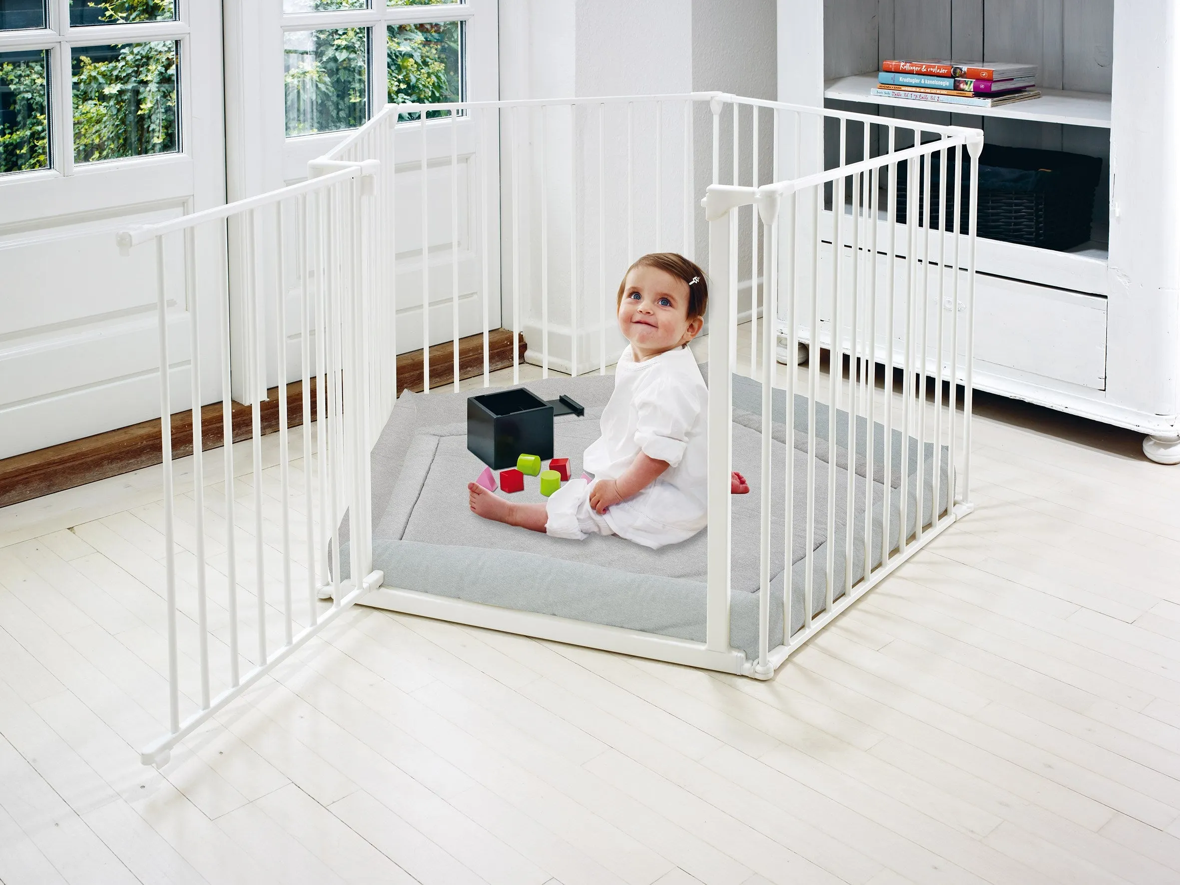 BabyDan OLAF Pentagon Playpen