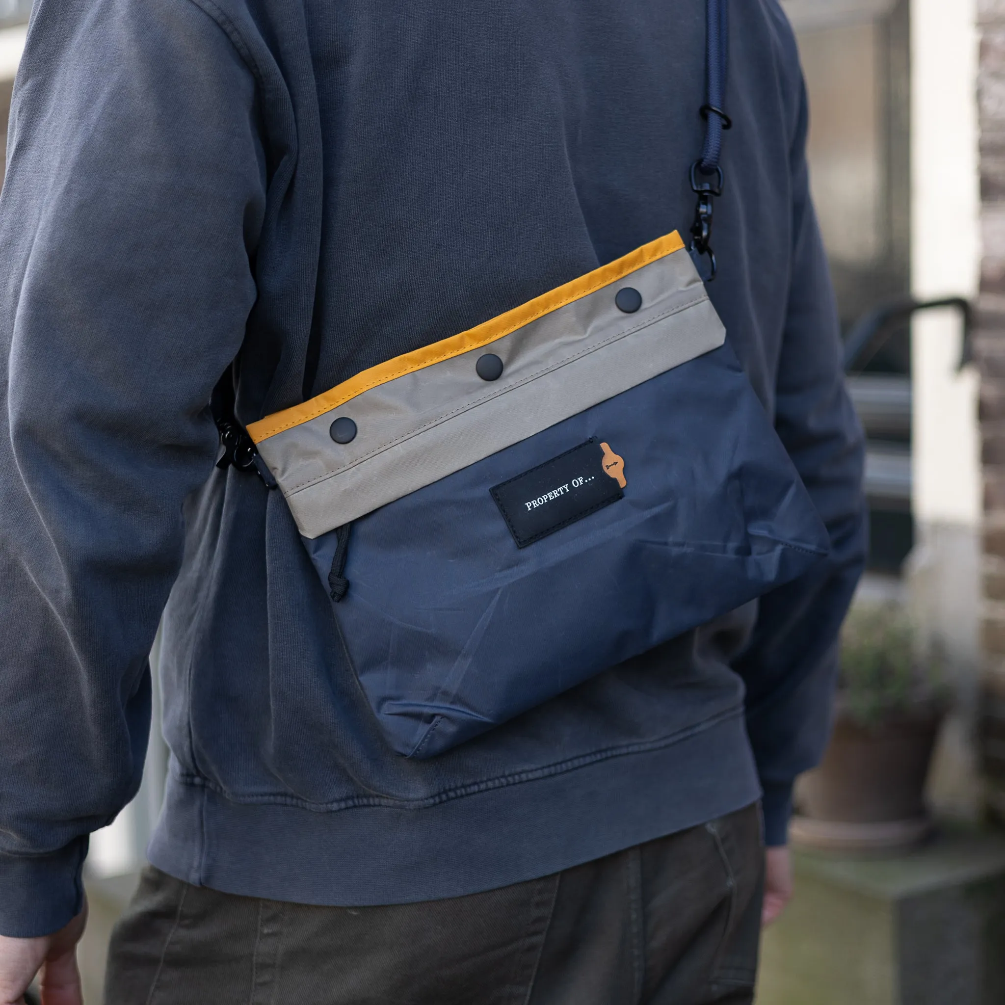 Yuri Travel Sling