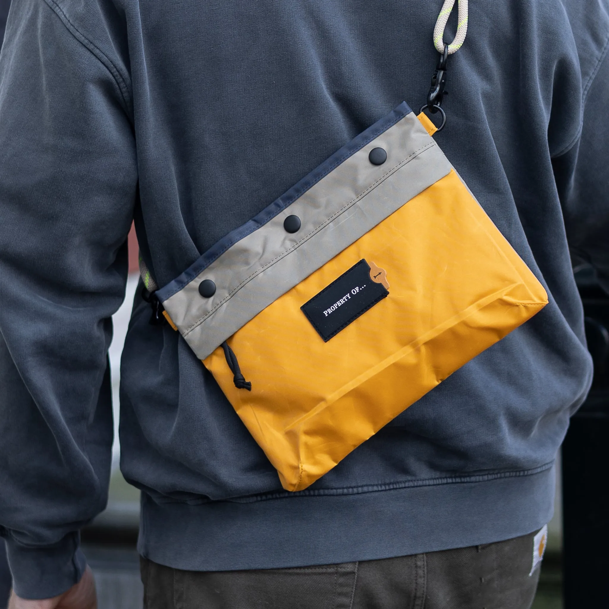 Yuri Travel Sling
